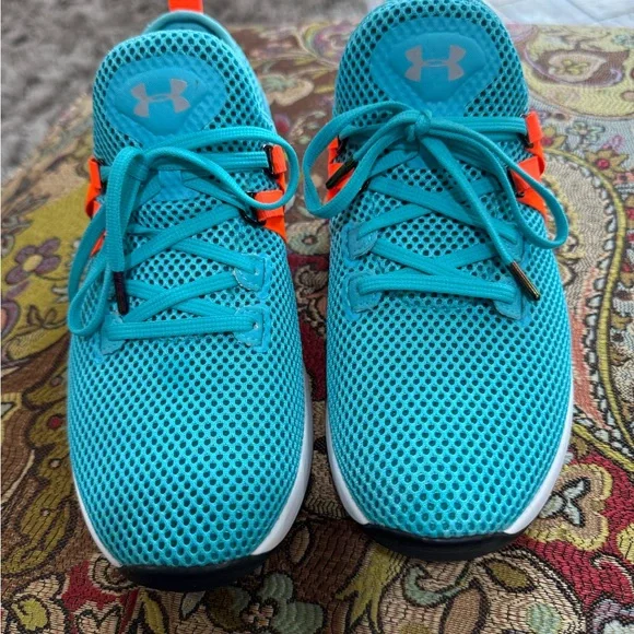 Under Armour women’s ' Blue Athletic Shoes Size 8.5 - Picture 4 of 9